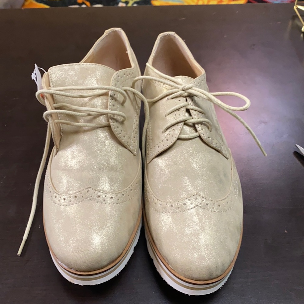 White mountain Oxford shoe
